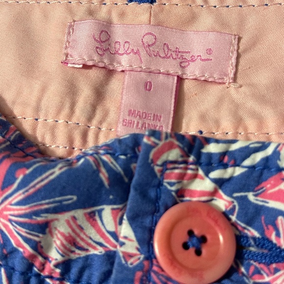 Lilly Pulitzer Cherry Bomb shorts Sz 0 fireworks - Picture 6 of 6